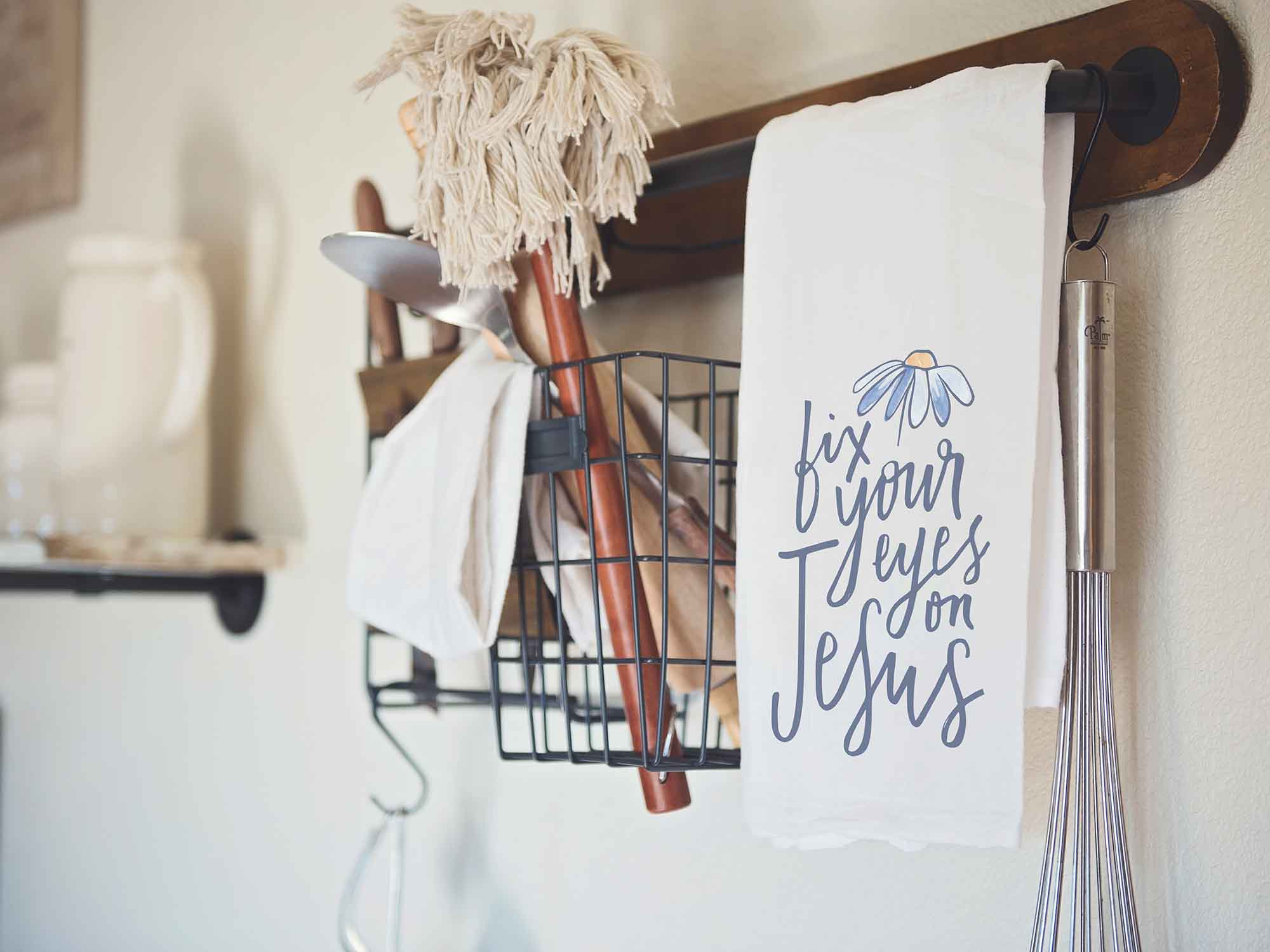 Fix Your Eyes on Jesus – Christian Bible Verse Kitchen Towel (Hebrews 12:2)